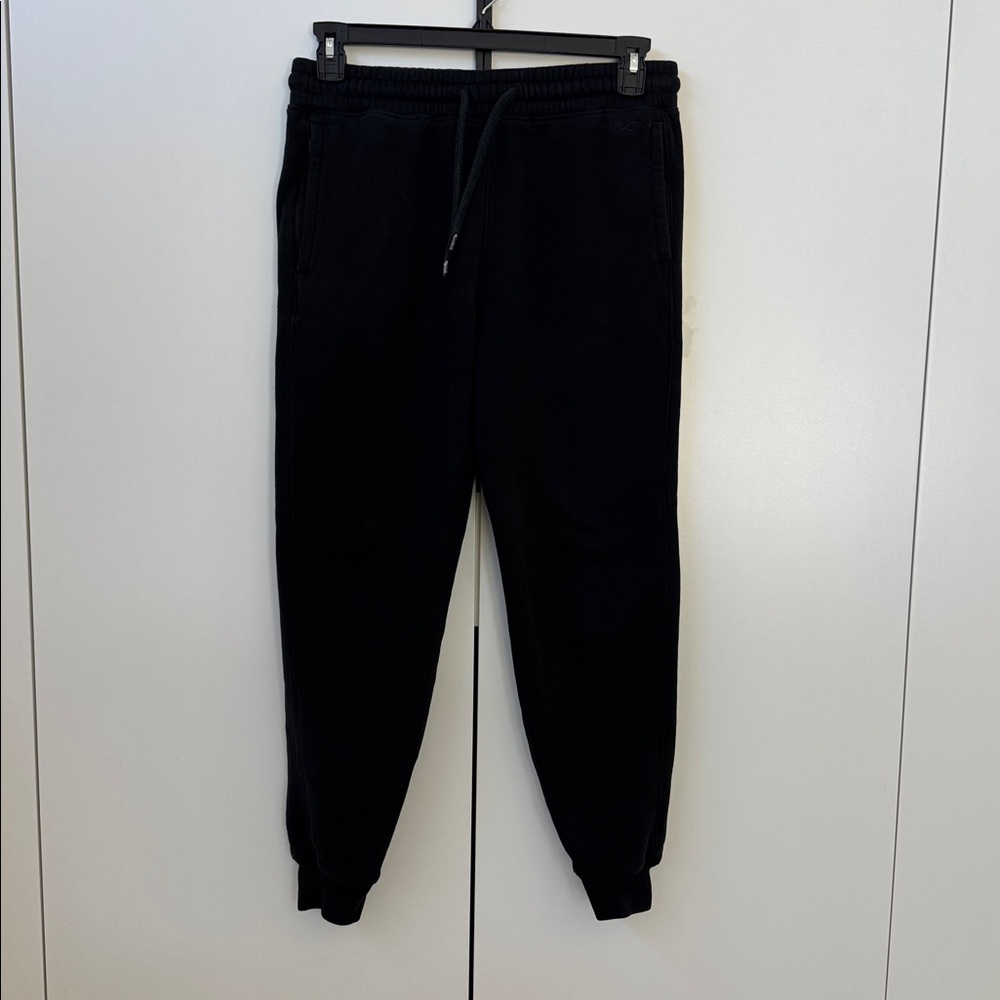 Hollister Men’s Black Jogger Sweat pants cuffed Size Small